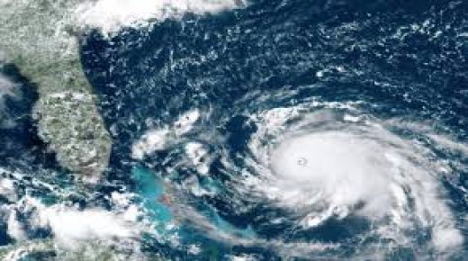 إعصار “دوريان” يشتد ليبلغ الفئة الخامسة