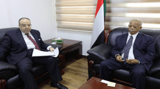 الخارجية السودانية تستدعي السفير المصري بعد اعتقال طالب في القاهرة
