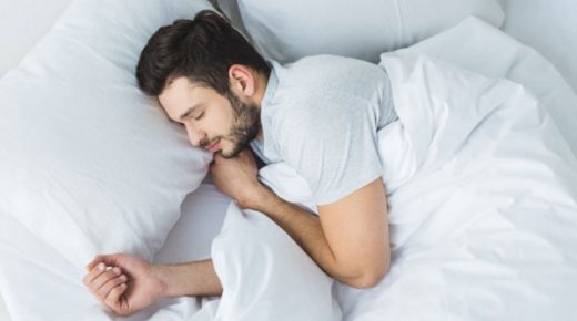 خلافًا لدراسات سابقة.. النوم 9 ساعات يوميًا يُعرضك للإصابة بهذا المرض