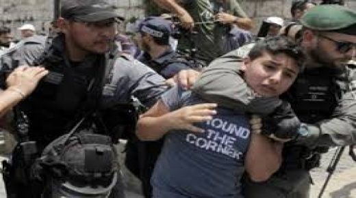 الاحتلال يعتقل طفلا ووالده من العيسوية بالقدس المحتلة