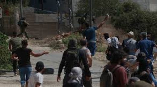 ثلاث اصابات بينهم ناشط إسرائيلي خلال قمع الاحتلال لمسيرة كفر قدوم