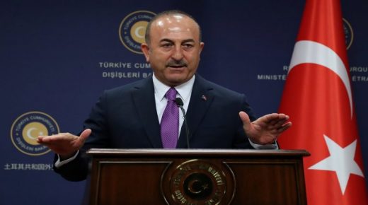 وزير خارجية تركيا يوزع الاتهامات على منتقدي التوغل في سوريا