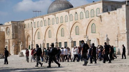 24 اقتحاما للأقصى و52 حالة منع للأذان في الإبراهيمي وهدم مسجد ومداهمة آخر في أيلول