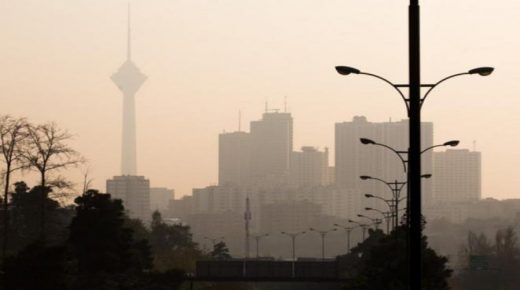 تعليق الدراسة في طهران بعد بلوغ تلوث الهواء مستويات خطيرة