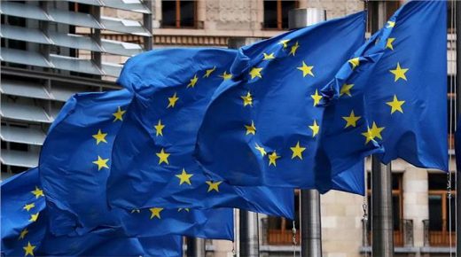 الاتحاد الأوروبي يساهم بمبلغ 16.5 مليون يورو لدفع رواتب ومخصصات المتقاعدين