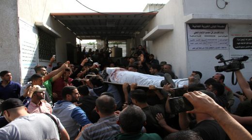 الصحة: 21 شهيدا بينهم 3 أطفال وسيدة و70 مصابا حصيلة العدوان المتواصل على غزة