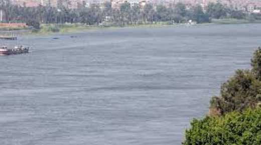 مصرية تلقي بطفلها في نهر النيل لإنقاذه من جدته