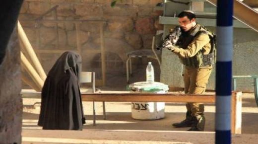 حواجز الخليل…نقاط قتل وأدوات تهويد