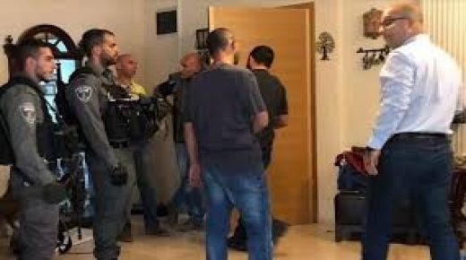 الاحتلال يفرج عن وزير شؤون القدس بعد تحقيق استمر لـ6 ساعات