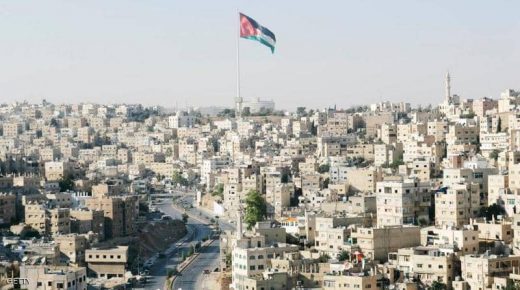 الإمارات تقدم 300 مليون دولار منحة لدعم الأردن