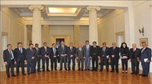 السفراء العرب يلتقون وزير خارجية اليونان