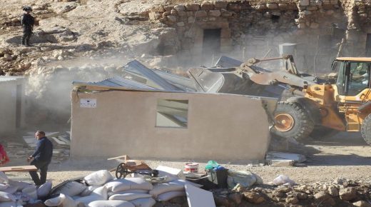 الاحتلال يهدم أربع غرف سكنية في مسافر يطا جنوب الخليل