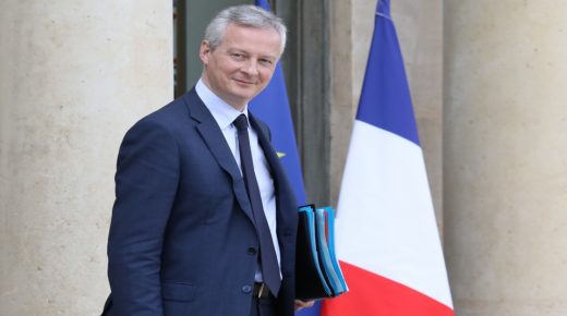 وزير الاقتصاد الفرنسي يتعهّد برد “قوي” بعد تلويح واشنطن برسوم جمركية
