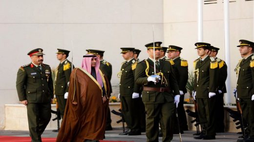 الرئيس يتقبل أوراق اعتماد سفير الكويت غير المقيم لدى فلسطين