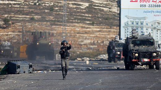 إصابة 4 عمال برصاص الاحتلال والعشرات بالاختناق شمال طولكرم