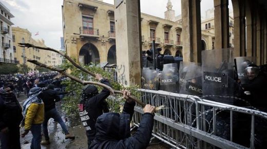 نحو 400 جريح في الصدامات بين المتظاهرين وقوات الأمن في لبنان