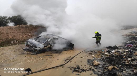 دفاع مدني يطا يخمد حريقاً في مركبة جنوب الخليل