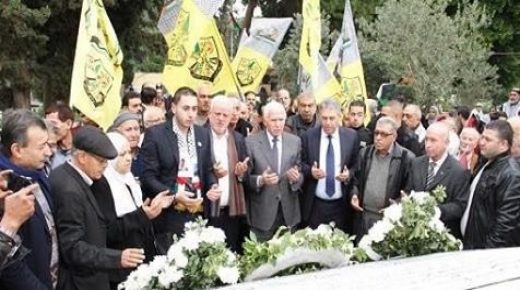 أكاليل من الزهور باسم الرئيس على أضرحة الشهداء الثلاثة للثورة الفلسطينية في تونس