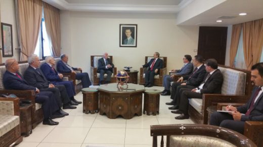 وفد من منظمة التحرير يلتقي نائب وزير الخارجية السوري