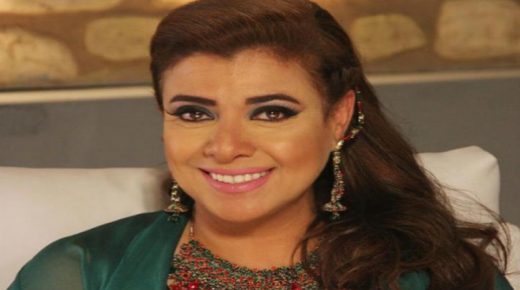 نشوى مصطفى تؤدي العمرة عن تسعة فنانين رحلوا