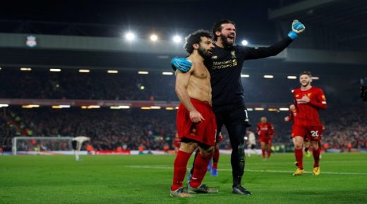 محمد صلاح يقود ليفربول للفوز على مانشستر يونايتد والابتعاد بصدارة ترتيب الدوري الإنجليزي