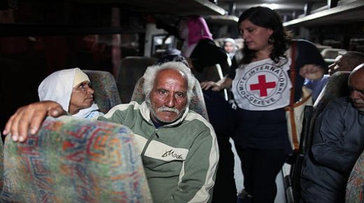 12 من أهالي أسرى غزة يزورون ذويهم في “رامون”