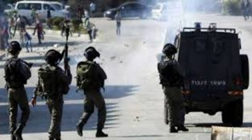 القدس: مواجهات مع الاحتلال قرب حاجز قلنديا