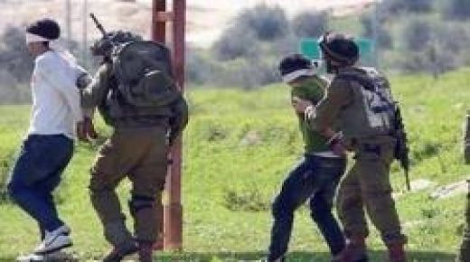 الاحتلال يعتقل شابين من بلدتي بيت ريما ودير غسانة