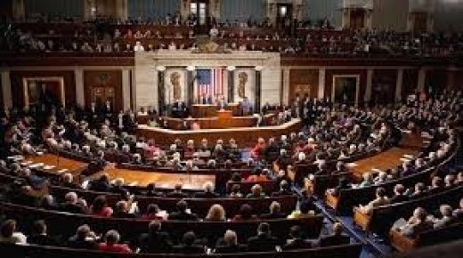 بيلوسي: مجلس النواب الأميركي يصوّت غدا على إحالة قضية عزل ترمب لمجلس الشيوخ