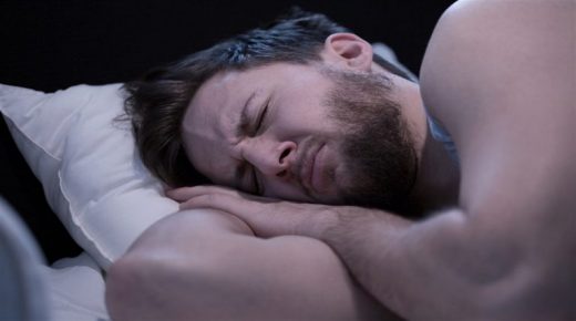 هل تؤثر رائحة مكان النوم على الأحلام والكوابيس؟