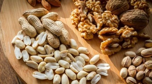 أخطار الإفراط في تناول المكسرات