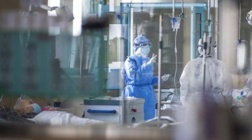 الصين تسجل 79 حالة وفاة جديدة و648 إصابة جراء فيروس “كورونا”