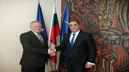 المذبوح يطلع مسؤولا بلغاريا على مخاطر “صفقة القرن”