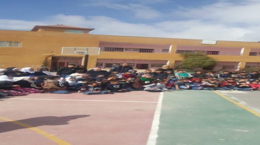 المركز المتنقل ينظم عدة فعاليات توعية بمدرسة أبو العرقان المختلطة في الخليل