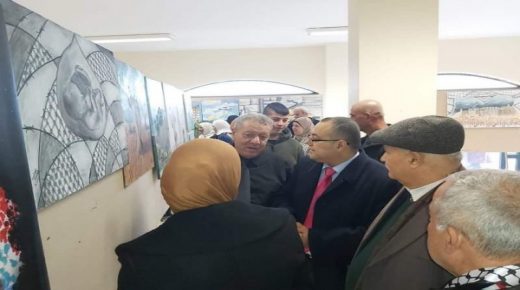 وزير الثقافة يفتتح معرض “وطن وأمل” في نابلس