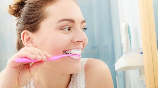 طرق منزلية بسيطة لإزالة جير الأسنان
