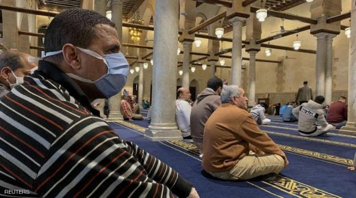 مصر.. تساؤلات بشأن أول جمعة بعد غلق المساجد وبيان للتوضيح