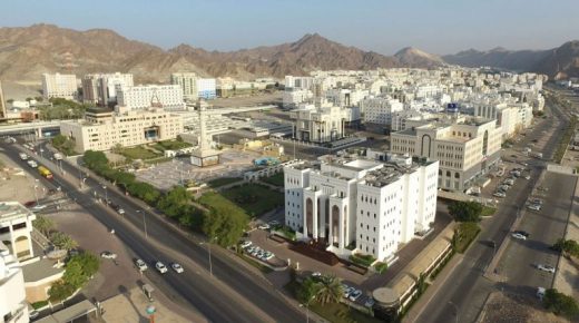 سلطنة عمان .. وقف وسائل النقل العام وسيارات الأجرة لمواجهة ”كورونا“