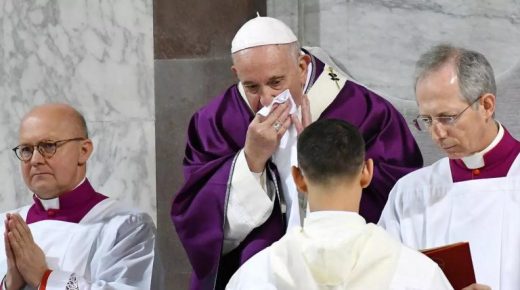 التحاليل تؤكد عدم إصابة بابا الفاتيكان بكورونا