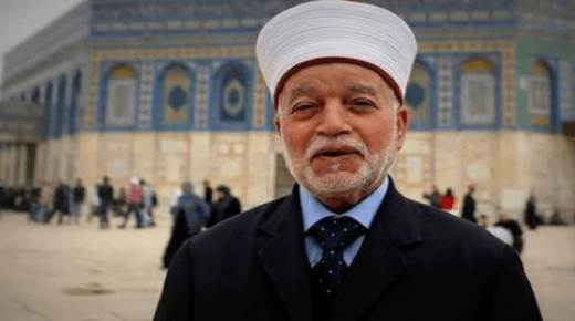 المفتي العام ينبه إلى وجود خطأ في نسخة من القرآن الكريم