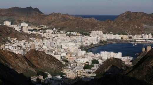 سلطنة عمان تسجل 15 إصابة جديدة بفيروس “كورونا” ليرتفع الإجمالي إلى 99 حالة