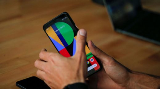 (جوجل) تطرح نظاما جديدا في هواتفها لا يحتاج استخدام اليدين