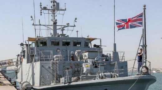 بريطانيا تتبع سفنا حربية روسية تنشط قبالة سواحلها
