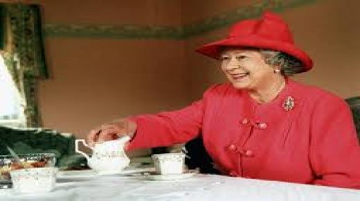 طباخ الملكة إليزابيث يكشف أسراراً من داخل قصرها: تستخدم أواني للطبخ تعود للقرن 19