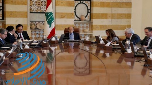 مجلس الوزراء اللبناني يوافق بالإجماع على خطة لإنقاذ الاقتصاد