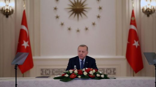 فورين بوليسي: الاقتصاد التركى يتجه لكارثة بسبب كورونا وأخطاء أردوغان