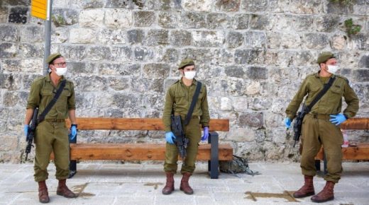هارتس: الجيش الاسرائيلي يفتقر للمعرفة والقدرة لادارة ازمة كورونا