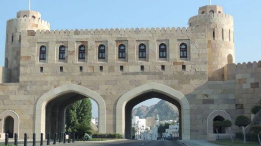 سلطنة عمان تغلق محافظة مسقط
