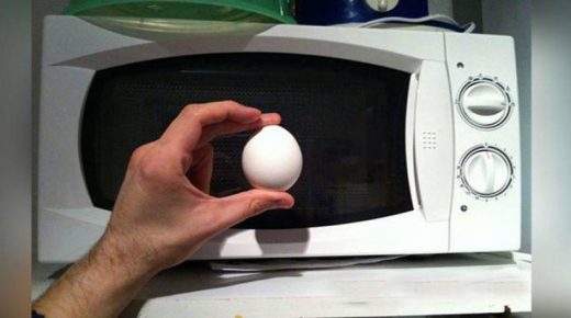 حاولت طهي البيض بالميكرويف… وهذا ما حصل!