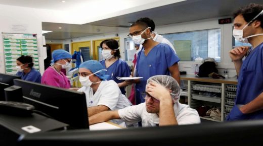 مسؤولون في مجال الصحة يعتقدون أن فرنسا تجاوزت ذروة وباء كورونا